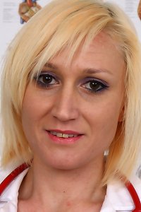 demonstrating cougar